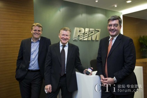 RIM��˾��̫�^(q��)�߼�(j��)������Urpo Karjalainen���� (�D��) �� RIM�Ї�(gu��)�^(q��)�����x��(gu��)����� (�D��) �� ��RIM�Ї�(gu��)�^(q��)�N(xi��o)�۸����ü恆̫�^(q��)���ϠI(y��ng)�N(xi��o)������Alex Lambeek���� (�D��)