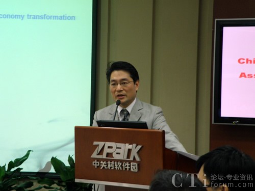 呼叫中心及客戶關(guān)系管理專業(yè)委員會(huì)秘書(shū)長(zhǎng)米輝波